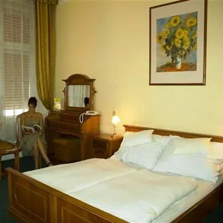 Unio Superior Budapest